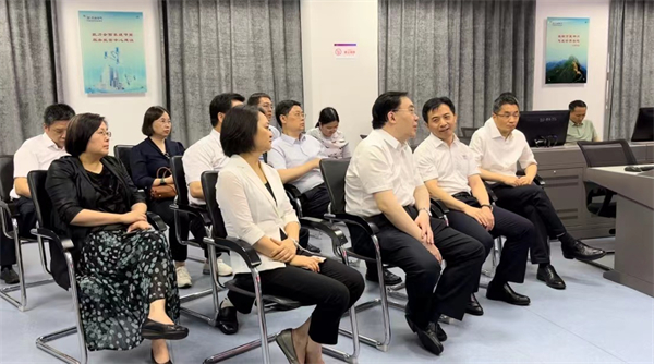 國(guó)家發(fā)改委到萬(wàn)洲調(diào)研7采用.jpg